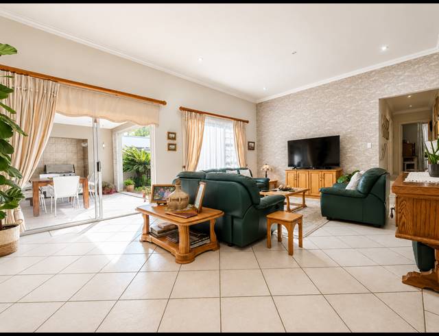 3 BEDROOM HOUSE FOR SALE IN THREE RIVERS EAST